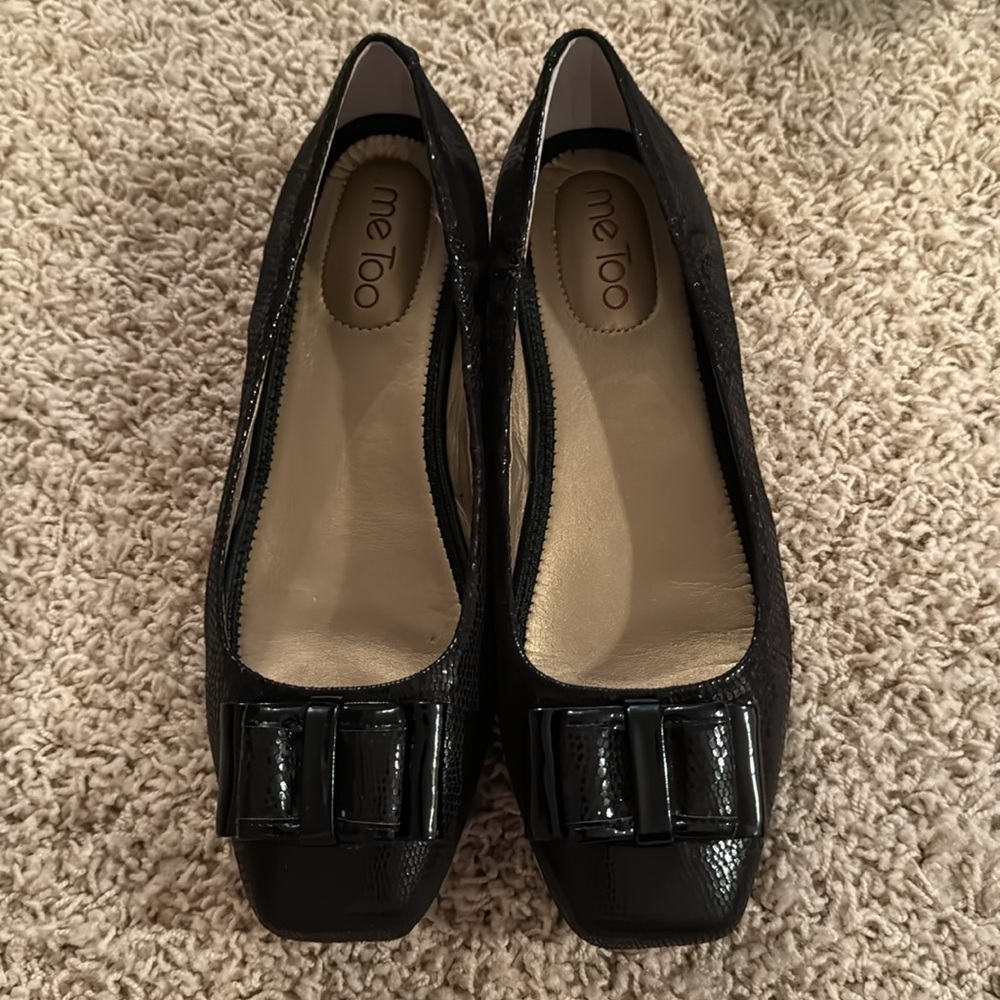 me Too Black Snakeskin Flats 8M